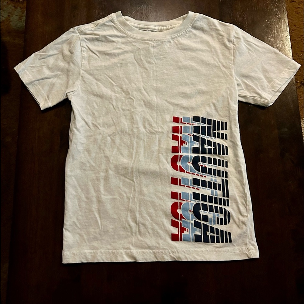 Boy’s size XL (7) Nautica tee.